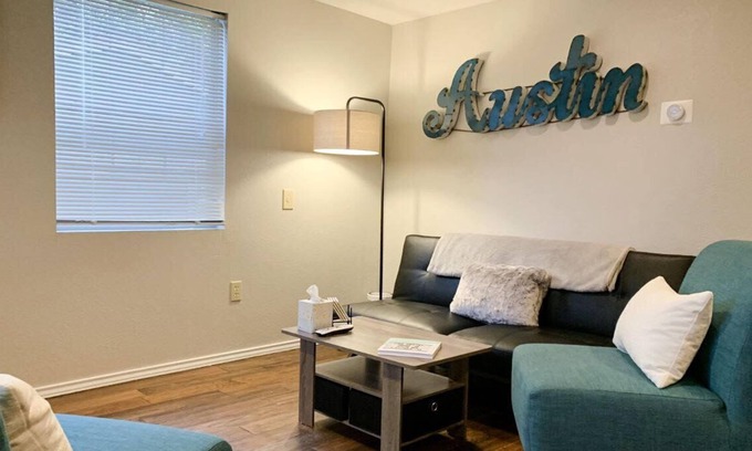 Galindo House | Adorable cozy 1 BR cottage centrally located with full kitchen