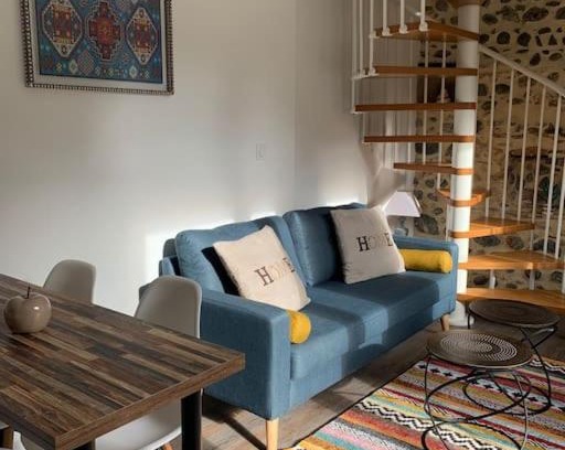 Borderes-sur-l'Echez Apartment | Inviting Guest House: Bienvenue Chez Vous with Child-Friendly Amenities