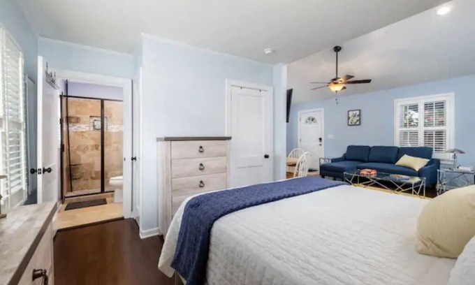 Gastonia House | Inviting Guest House in Gastonia for Families and Kids