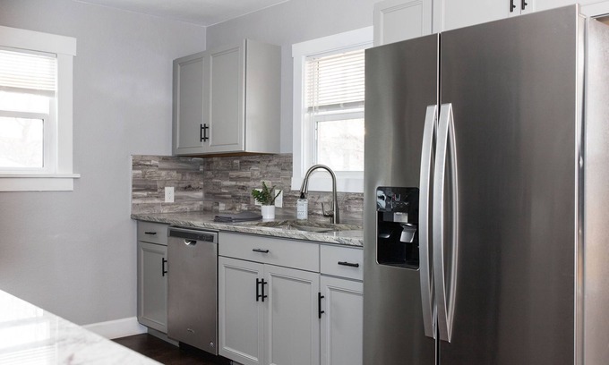 Cheyenne House | Pet-Friendly Home in the Avenues - Rated 10/10 by Guests