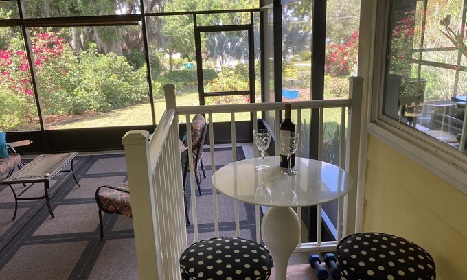 Mount Dora House | Idyllic Getaway: Adorable House in Mount Dora with Views