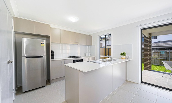 Edmondson Park House | Modern 4-Bedroom House with Parking & Family-Friendly Perks