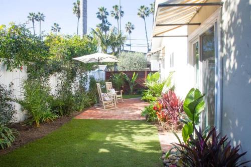 Del Mar House | Charming Octopus Hideaway: Steps from the Beach