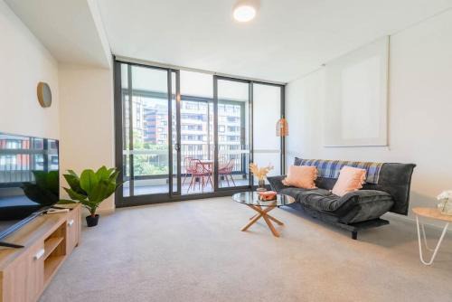 Wentworth Point Apartment | Cozy One Bedroom Apartment in the Heart of WWP