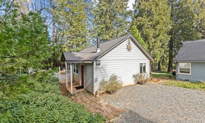 Cedar Ridge Cottage | Charming Country Cottage with Pool and Pet-Friendly Amenities