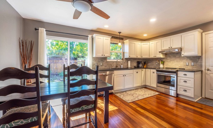 Hood River House | Pet-Friendly Retreat: Remodeled, Quiet & Near Town