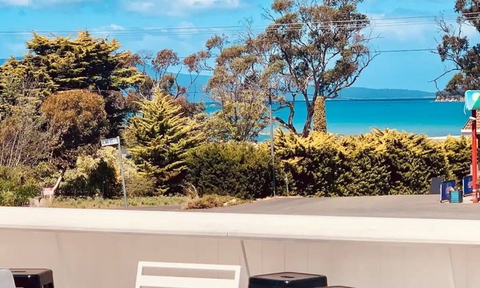 Orford Apartment | Comfortable Studio Steps from Cafe and Beach Access