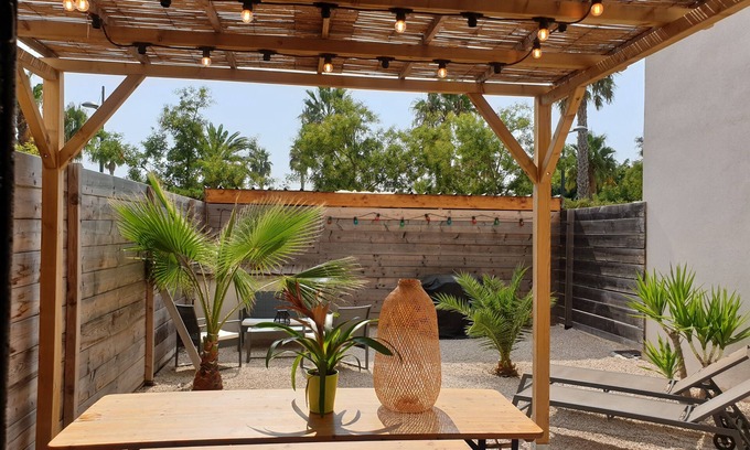 Six-Fours-les-Plages Apartment | Cozy T3 near Sanary/Six-Fours with Ocean View & Garden