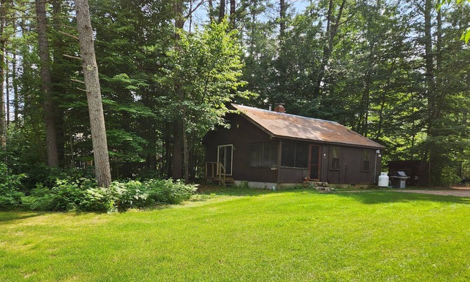 Center Conway House | Inviting Waterfront Cottage with Ocean and Lake Views