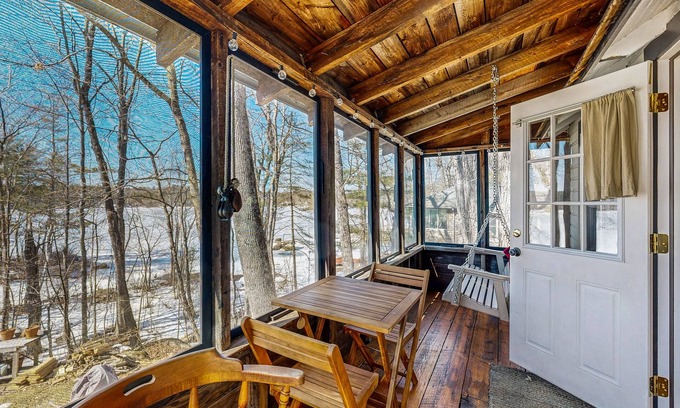 Gray Cottage | Waterfront Retreat with Kayaks, High-Speed WiFi & Dock