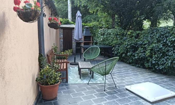 Villanova House | Pet-Friendly Retreat with Terrace, Parking & Bodega Access