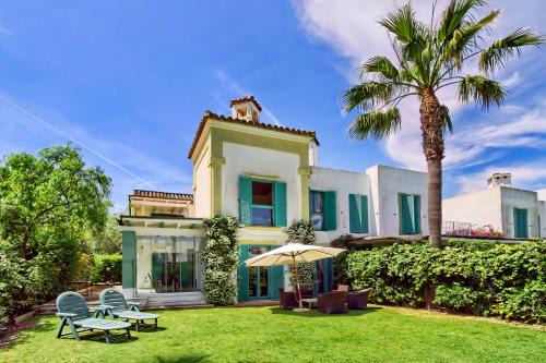 Sotogrande House | Pet-Friendly Adosado on Ribera Del Emperador - 9/10 Rated