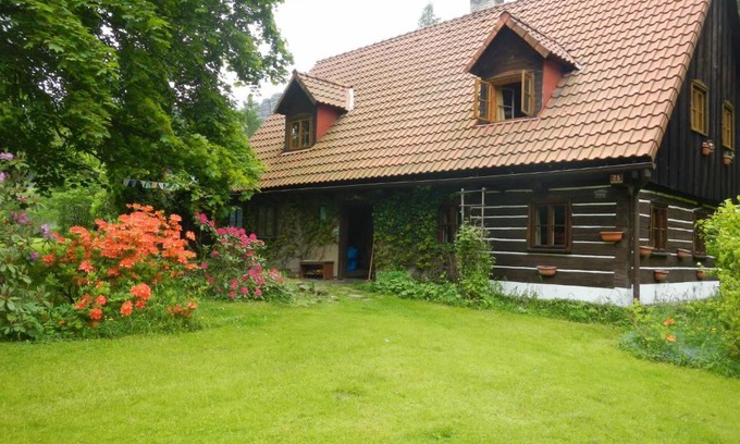 Adrspach House | Family-Friendly Adršpach U Meierů - Pet Welcoming Retreat