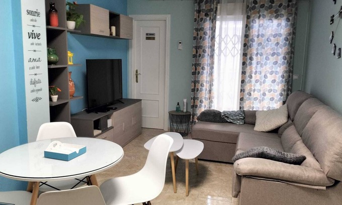 Old Town Baeza Apartment | Unforgettable Adrián and Vanessa Apartment with Pool & Spa