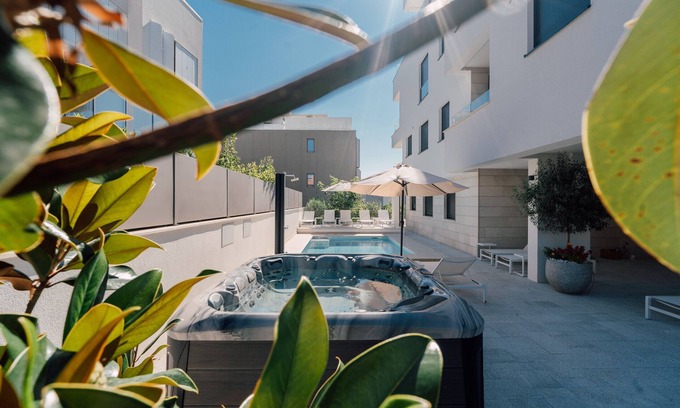 Zadar Apartment | Ocean Pearl Concept Suites: Pool, Spa & Ocean Views Await