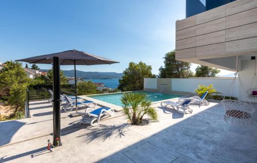 Komarna Villa | Adria View: Guest Favorite with Oceanfront Pool & Spa