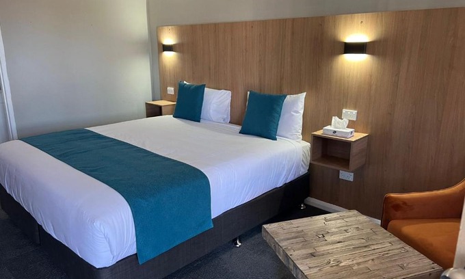 Forbes Hotel | Adrian Motel: Family-Friendly Stay with Pool Access