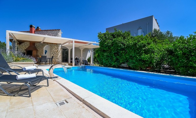 Slatine House | Experience Adriatic House with Pool in Slatine, Trogir