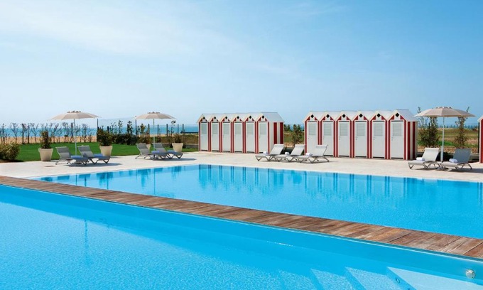 Jesolo Hotel | Adriatic Palace Hotel: Oceanfront Retreat with Top-Rated Amenities