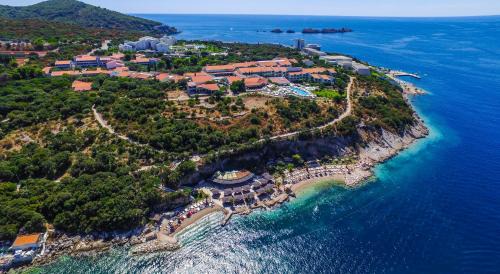 Babin Kuk Apartment | Relax at Adriatic Resort Apartments with Oceanfront Views