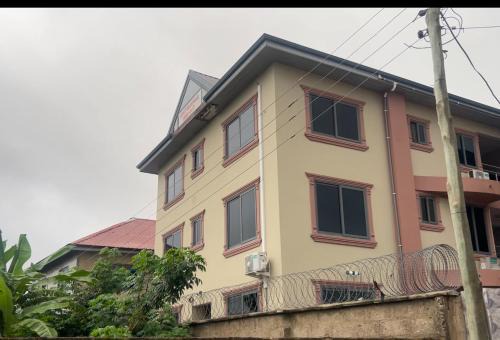 Accra House | Adutumwaa Hide - out