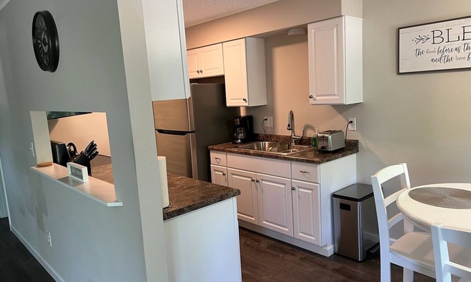 Holly Apartment | Discover Adventure Acres - Family-Friendly Suite A3