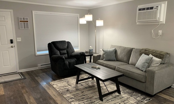 Holly Apartment | Pet-Friendly Adventure Acres - Suite A5 with Pool & Breakfast