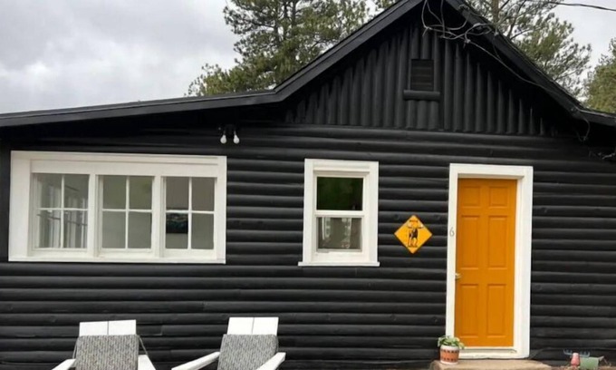 Bailey Cabin | Adventure In The Mountains-Moose