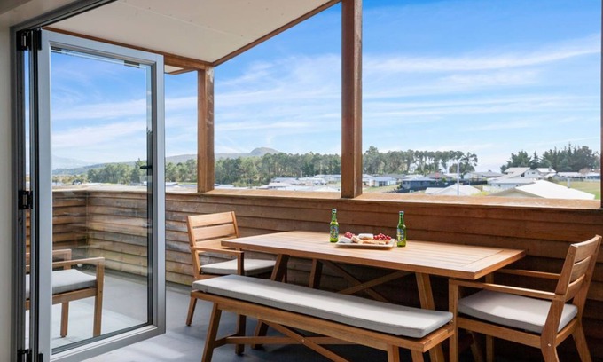 Motuoapa House | Adventure Sika - Relax with Ocean Views and Spa Treats