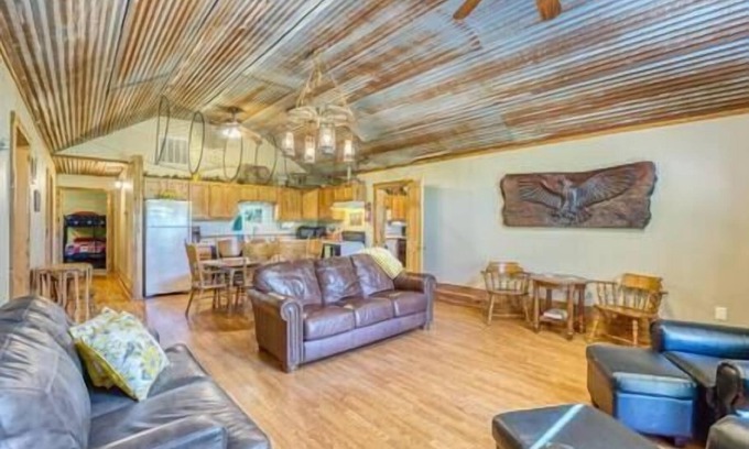 Norfork House | Adventure Suite with River View and Wade-in Access