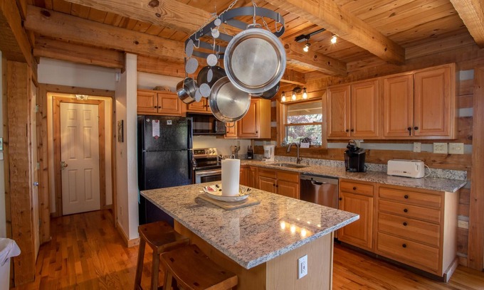 Foscoe Cabin | Adventure Awaits: Cabin with Breathtaking Views & Spa