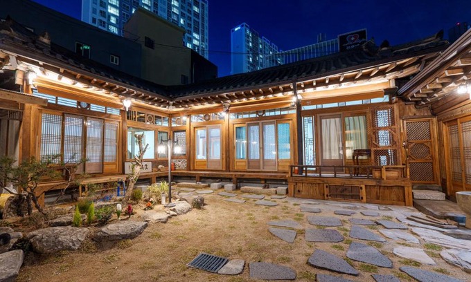 Namsan-dong House | Family-Friendly Aega Hanok Guesthouse with Top Reviews