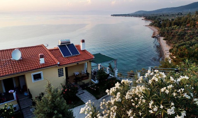 Megalos Prinos House | Experience Aegean Colors: 4-Star Oceanfront Getaway