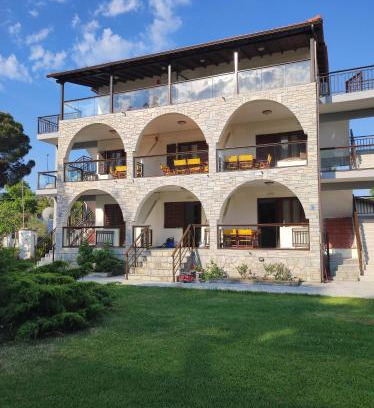 Vourvourou Apartment | Pet-Friendly Aegialis Apartments with Oceanfront Views