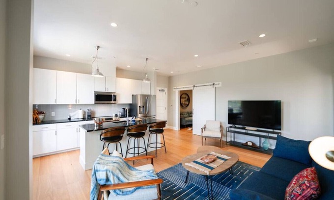 Martindale Apartment | AeroDynamic 2Br/2Ba with Office & Balcony