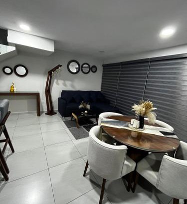 Tlajomulco de Zuniga House | Aeropuerto Casa Santa María