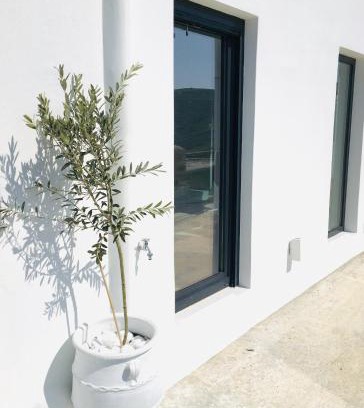 Tinos House | Family-Friendly AESIS: Guest Rated 9.8/10 for Comfort