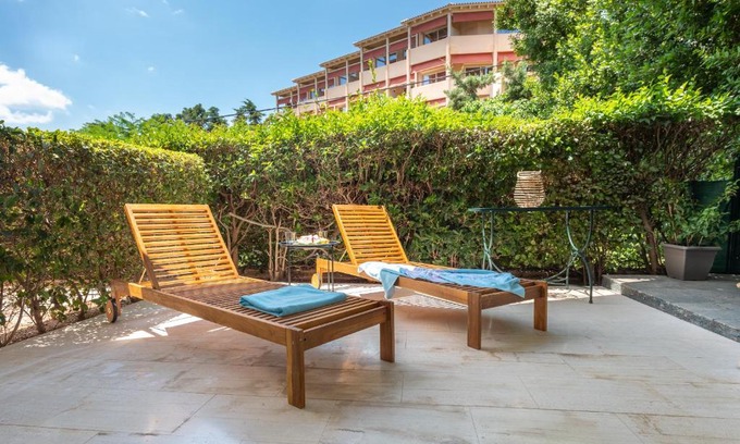 Vouliagmeni Apartment | Experience Aether Vouliagmeni - 4-Star Rated Comfort