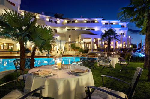 Trikala Hotel | Discover Aeton Melathron Hotel: Oceanfront Family Oasis