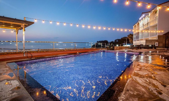 Aewol Hotel | Oceanfront Aewol Oceanstay: Family-Friendly with Pool