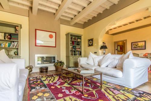 Massa Castello House | Relaxing Apartment with Pool and Oceanfront Views