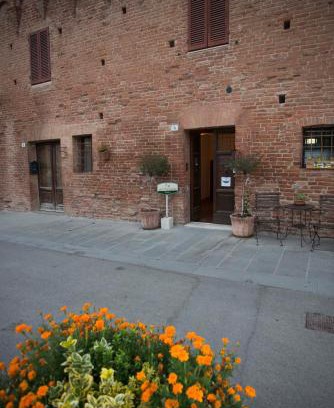 Buonconvento House | Family-Friendly Retreat at Affittacamere Caliani, Rated 9/10