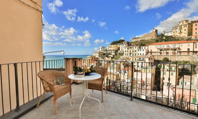 Riomaggiore House | Accessible Family-Friendly Stay at Affittacamere Le Giare