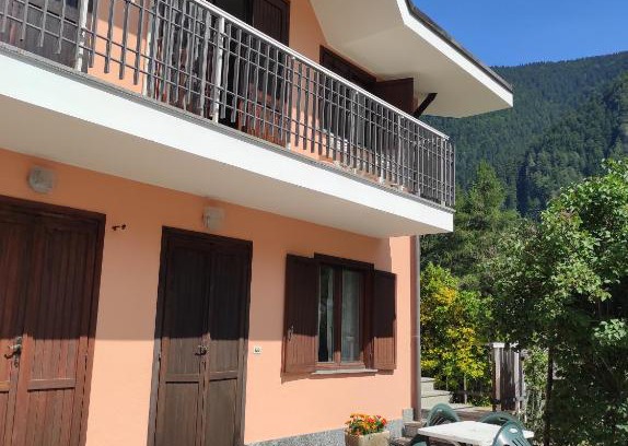 Prazzo Apartment | Experience Comfort at Affitti brevi la Rosa - 8.7/10 Rated