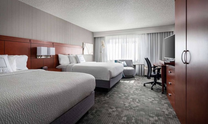 Camarillo Hotel | Budget-Friendly Comfort with Pet-Friendly Units Near Library