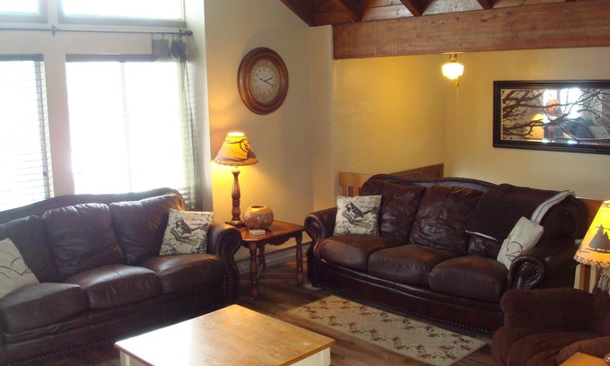 Island Park House | Family-Friendly 5 BR Retreat near Yellowstone & Outdoor Fun!