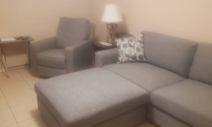 Trumbull Village Apartment | Budget-Friendly Family Apartment with Garage & Breakfast