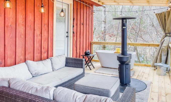 Cosby House | Budget-Friendly Cabin for 8 with Fire Pit & Pet Access