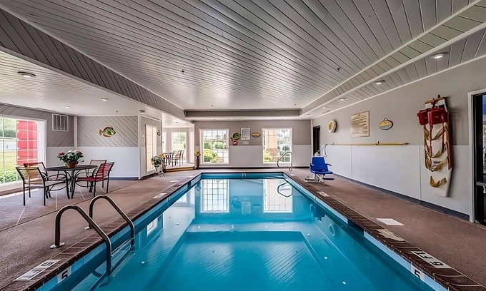 Lexington Hotel | Budget-Friendly Escape with Free Breakfast & Pool Access