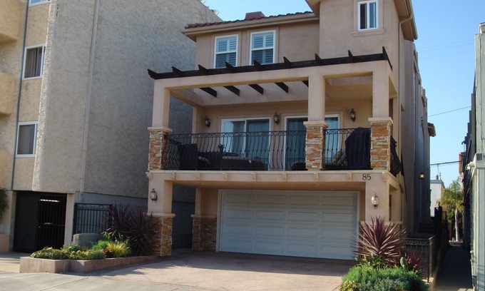Hermosa Beach House | Affordable Hermosa Beach 2BR, 450ft from Sand, 2 blocks to Pier.